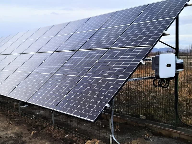 Centrală fotovoltaică la sol cu invertor